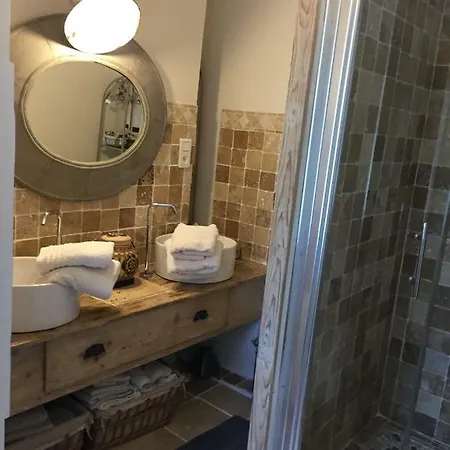 Lilas-rose Konukevi *